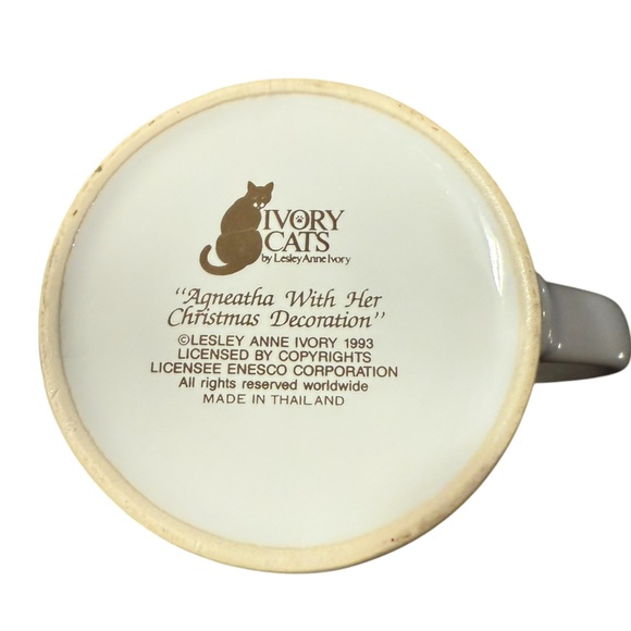 Vintage 93 Lesley Anne Ivory Cat/Kitten in Christmas Gift Box Mug - Picture 4 of 6